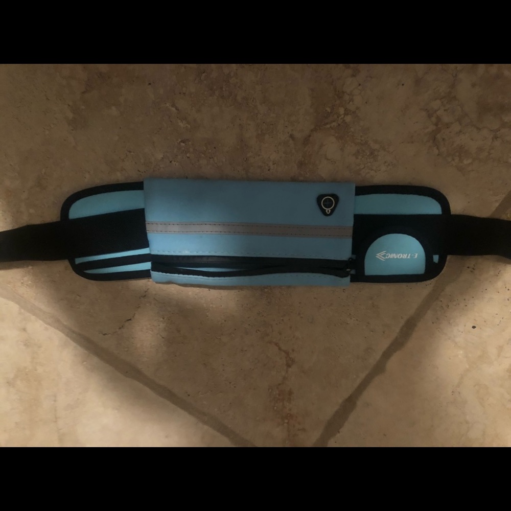 Waist strap for cell phone/iPod